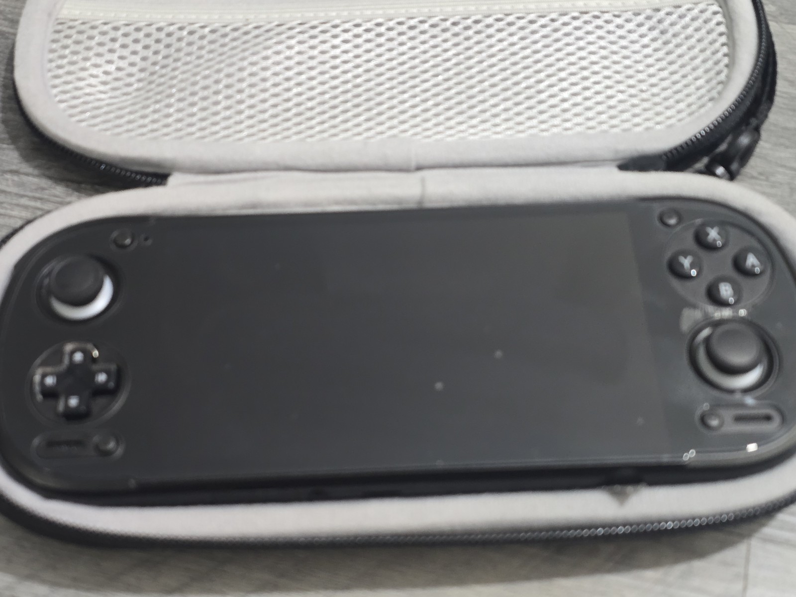 Retroid Pocket 6 Handheld Console 12GB RAM 256GB Black Snapdragon 8 Gen 2 + Case