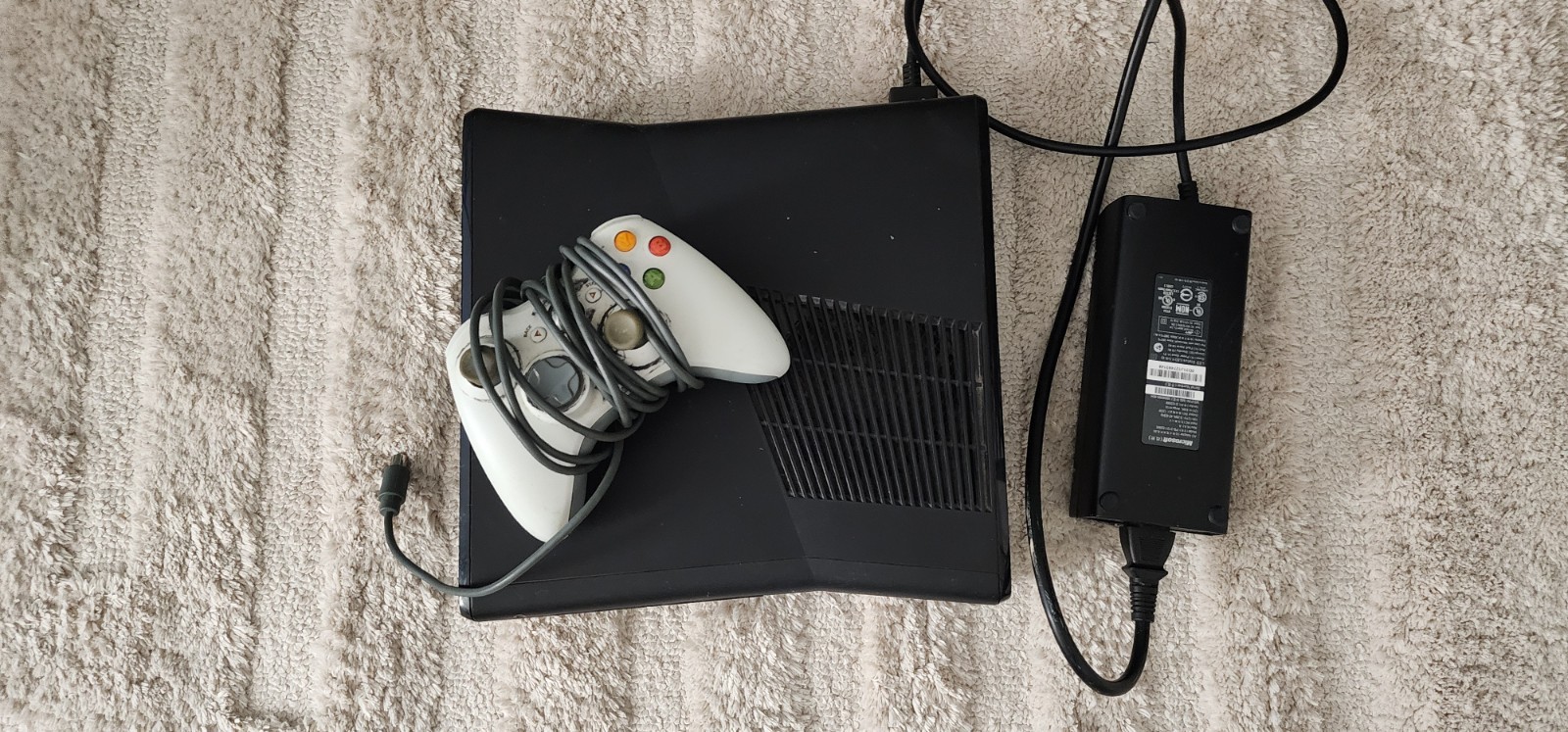 Microsoft Xbox 360 S Black Home Console Bundle, Wi-Fi HDMI, Controller & Cables