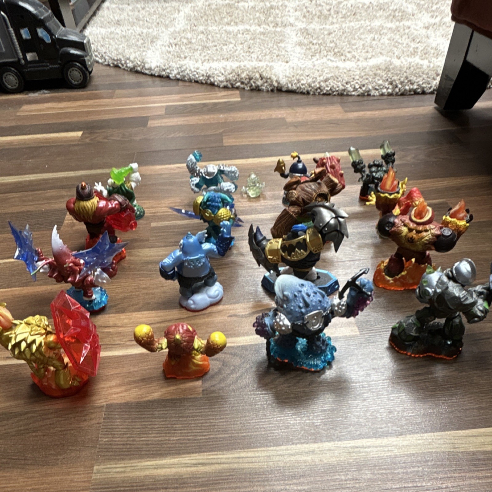Activision Skylanders Giants Character Figure Pack Lot of 16- Trigger Happy