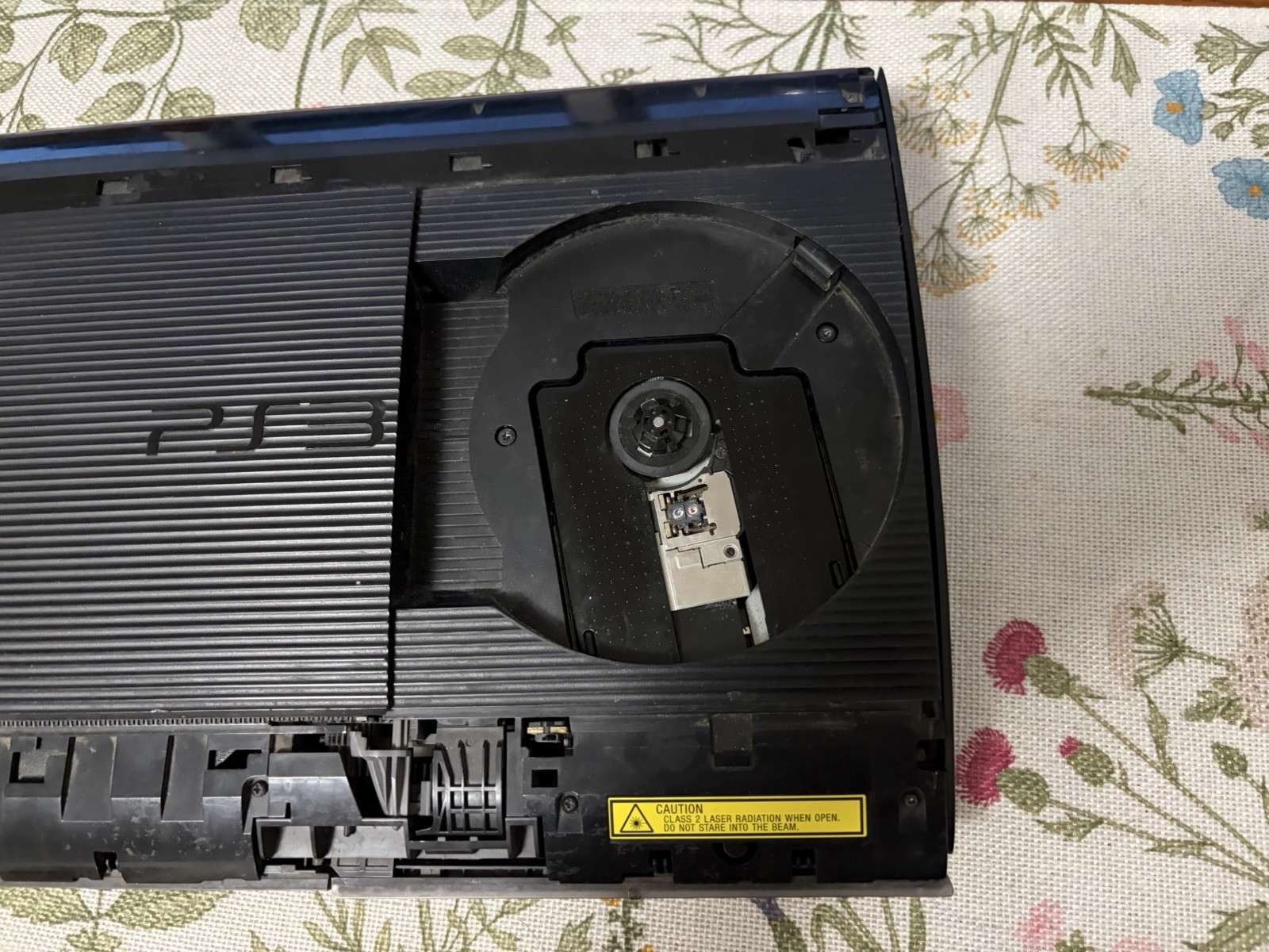 Sony PlayStation 3 Super Slim 250GB Bundle – CECH-4001B – Cosmetically Flawed