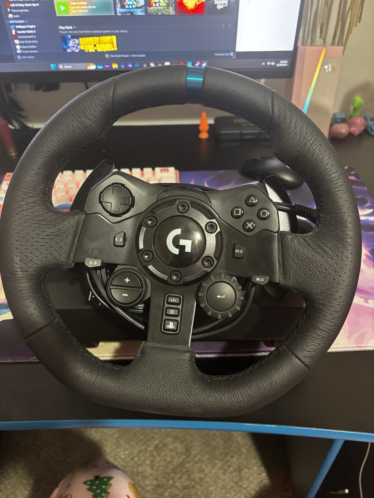 Logitech G923 Racing Wheel and Pedals TRUEFORCE SIM for PC, PS5, PS4 And Xbox