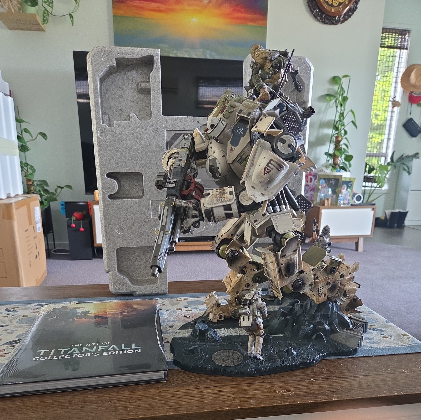 Titanfall Collector’s Edition Statue – Game and Poster not included – X box