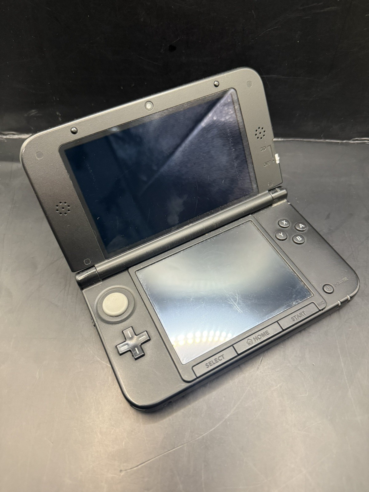 Nintendo 3DS XL Rare LE Super Mario Bros Red comes w/ Animal Crossing & 4 GB SD