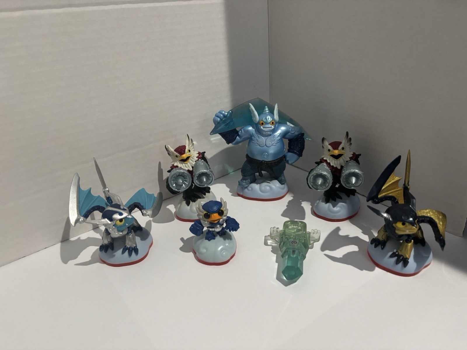 A large batch of skylanders Check The Description For More Info