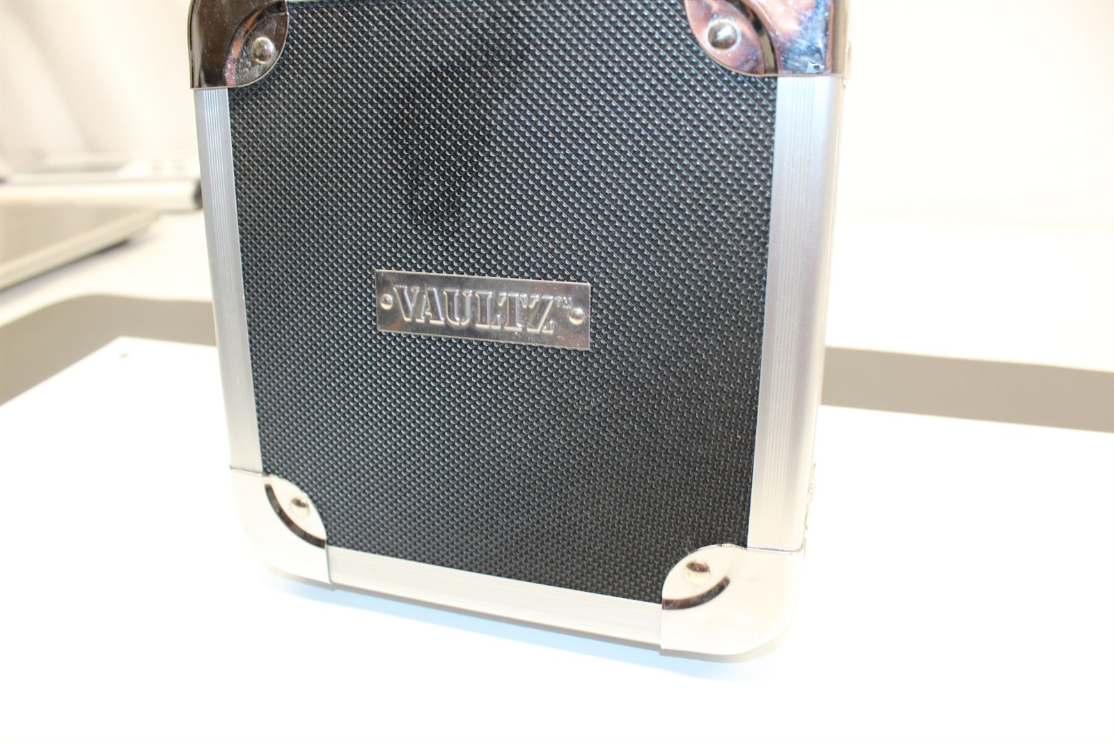 Vintage Rigid Storage Case 6″ x 6″ x 2″ Video Game Storage Travel