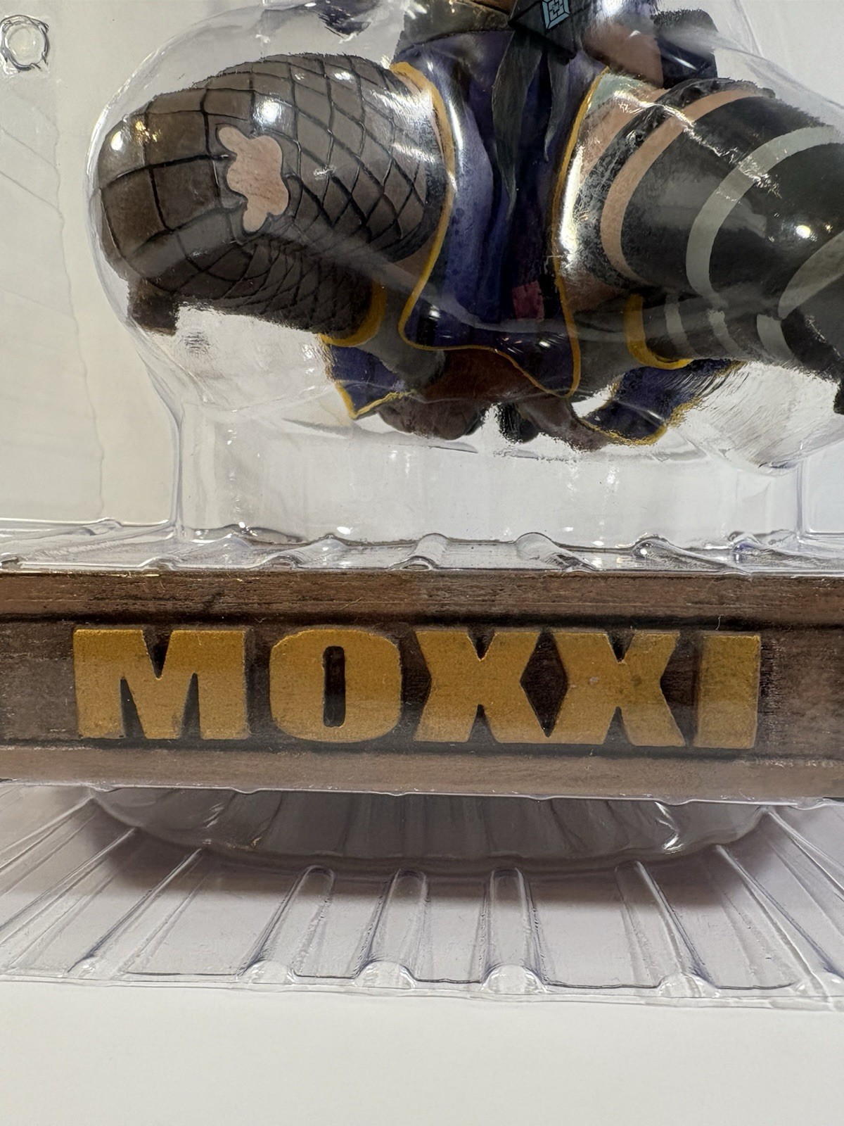 Borderlands 2 Mad Moxxi Collectible Statue 1:4 Scale – Purple