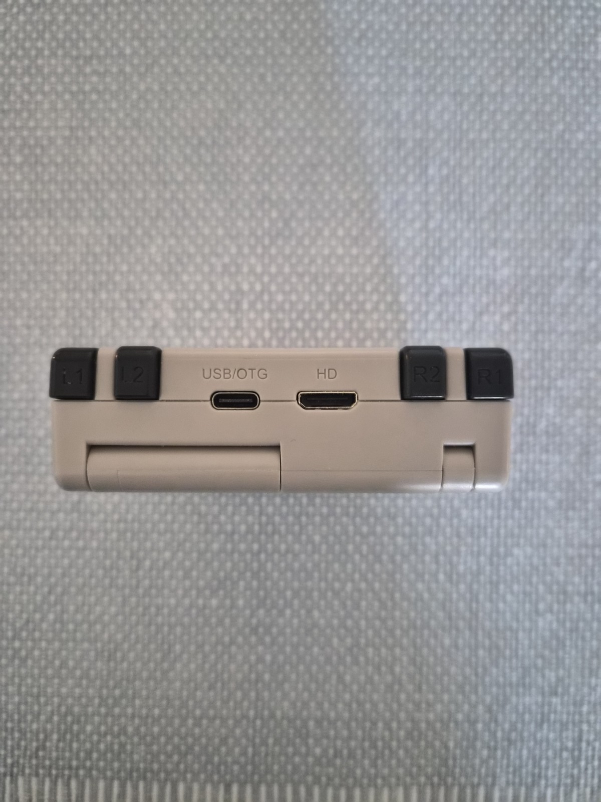 Anbernic RG35XX SP (Gray / Red Buttons) – KNULLI Gladiator II – Ready for ROMs