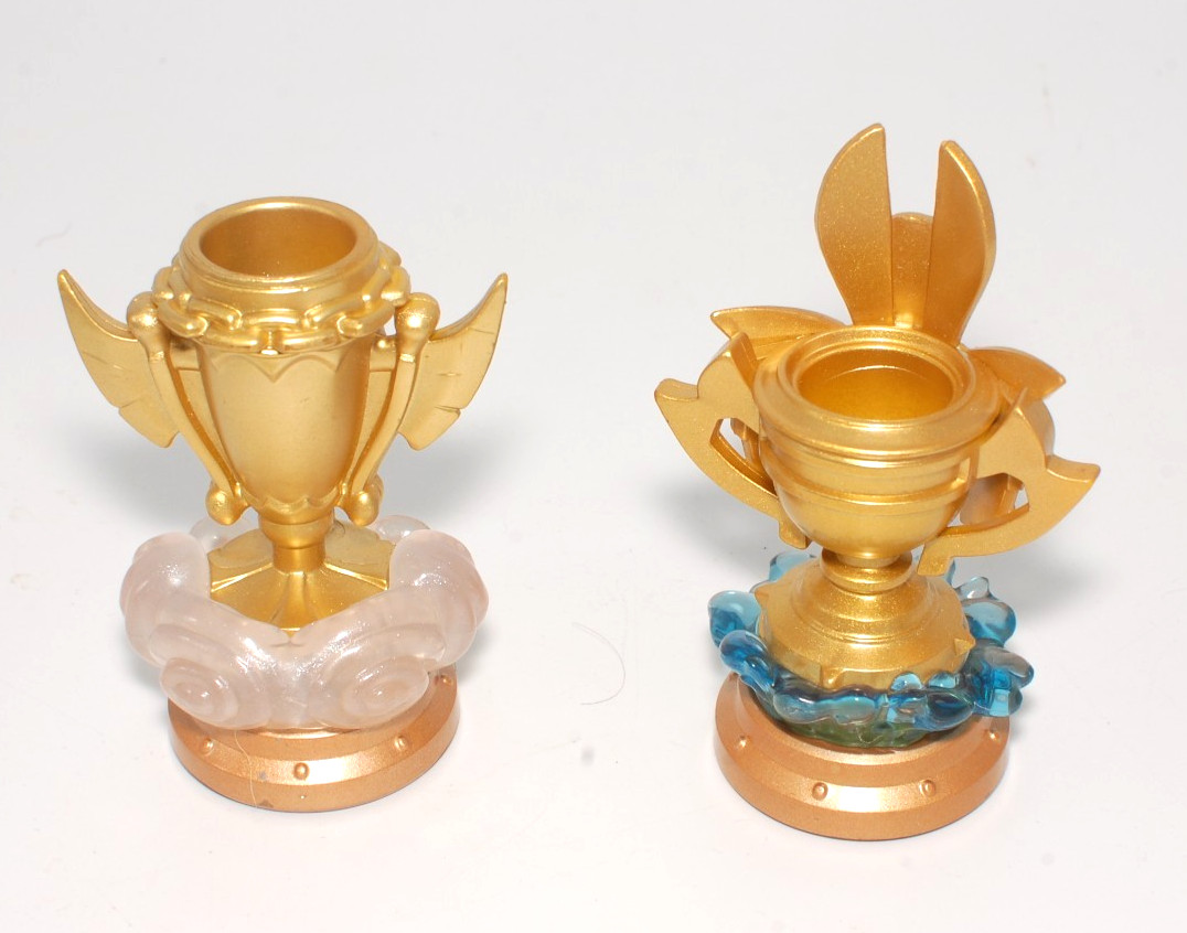 Skylanders Superchargers Lot of 9 Vehicles, 2 Racing Trophy, 4 Character Figures