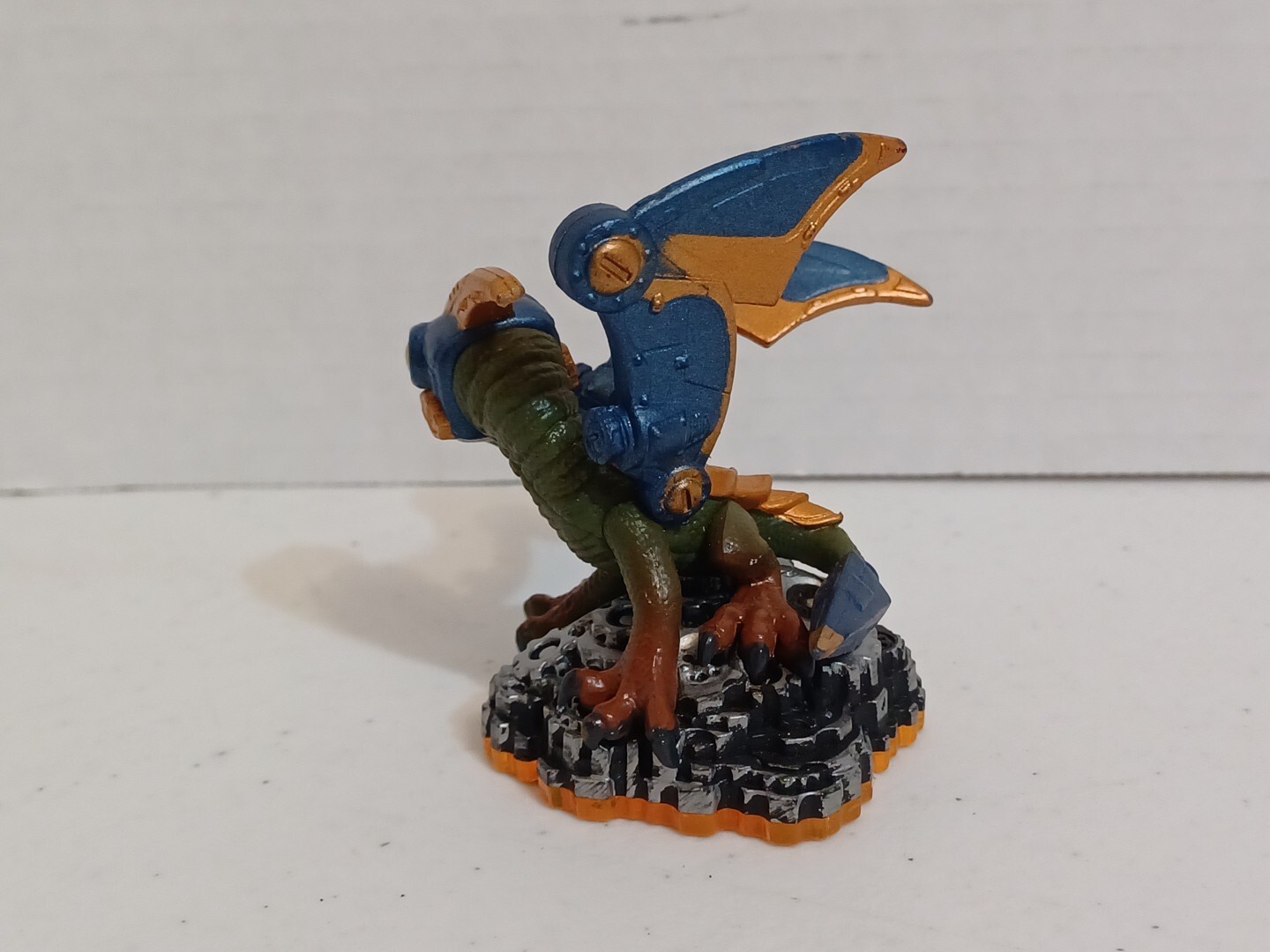 Skylander’s Giants Drobot LightCore Wing Dragon Playable Figure Toy Activision