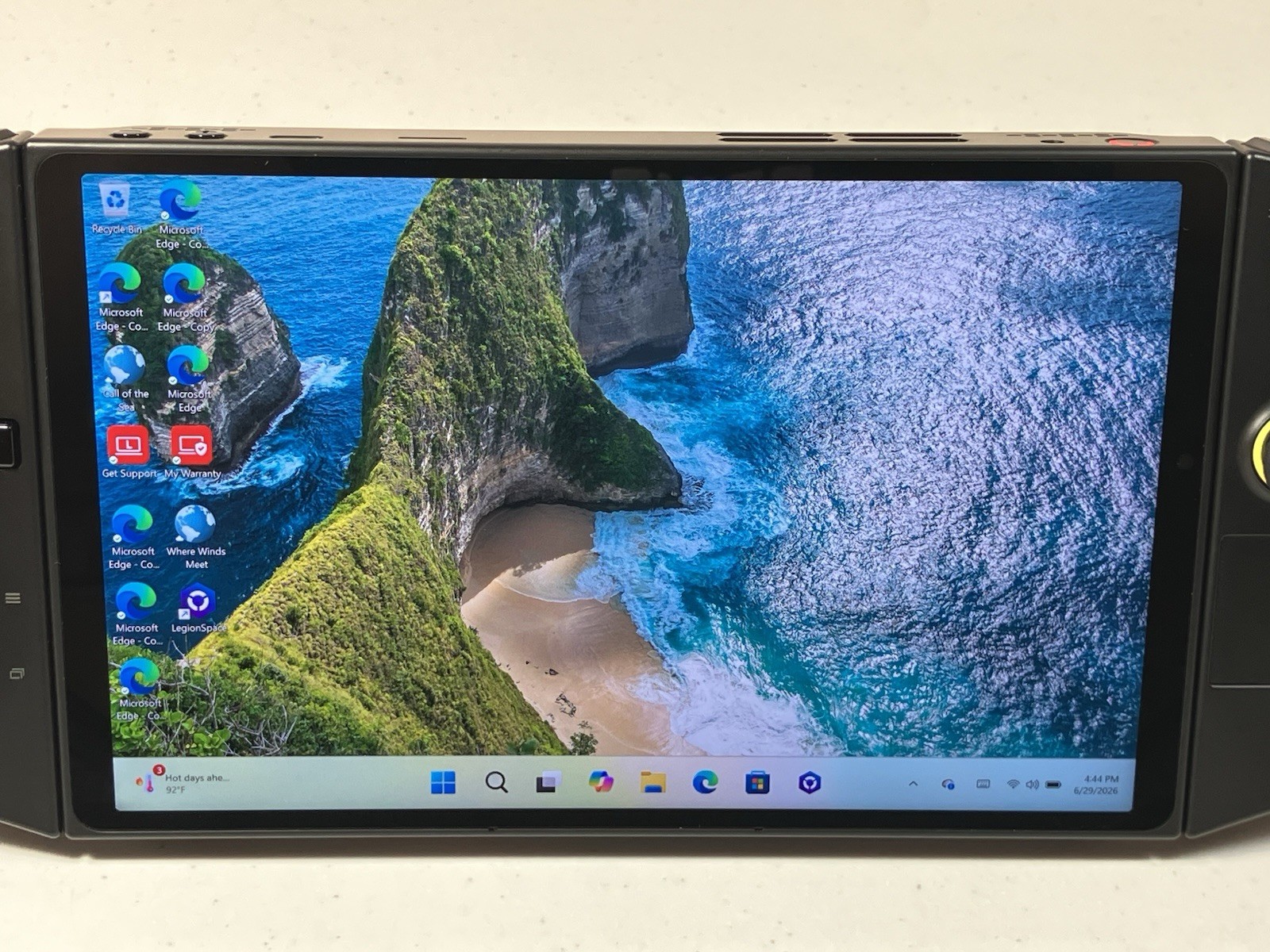 Lenovo Legion Go Handheld Console 1TB SSD 16GB RAM AMD Ryzen Z1 Extreme Win 11