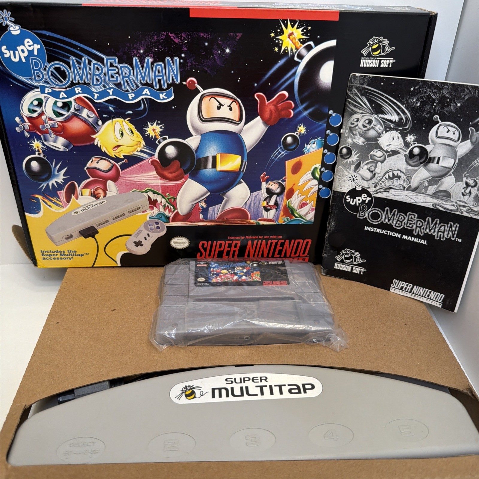 Super Bomberman Party Pak Big Box SNES Super Nintendo Game CIB Complete w/Tray
