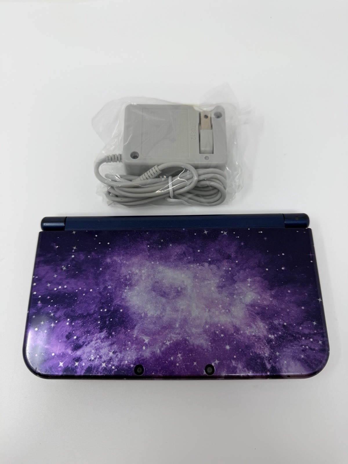 Nintendo New 3DS XL Galaxy Edition Handheld Console System – Purple w/charger