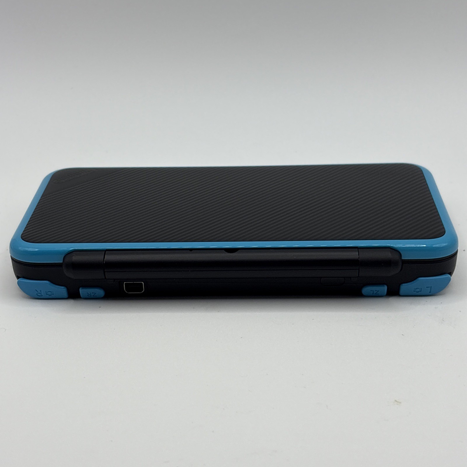 Nintendo 2DS XL Console – Black/Turquoise – Bundle W/ Charger / Case / Game