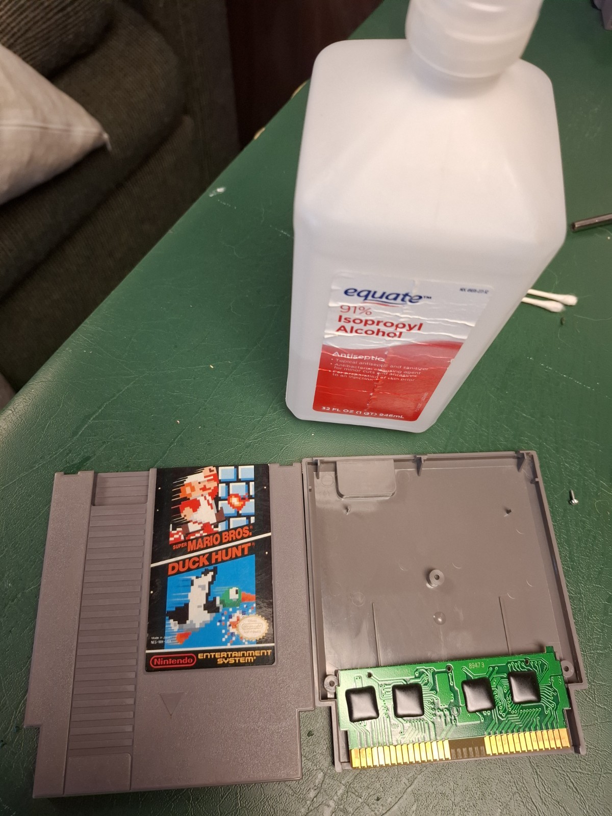 Nintendo NES Console Bundle OEM Tested Cleaned 2 Controllers Zapper Gun 4 Games
