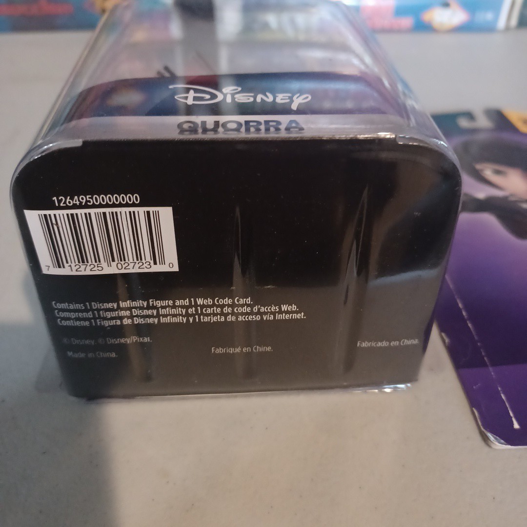 Disney Infinity 3.0 Edition Quorra Action Figure Back Is Off The Figure Case