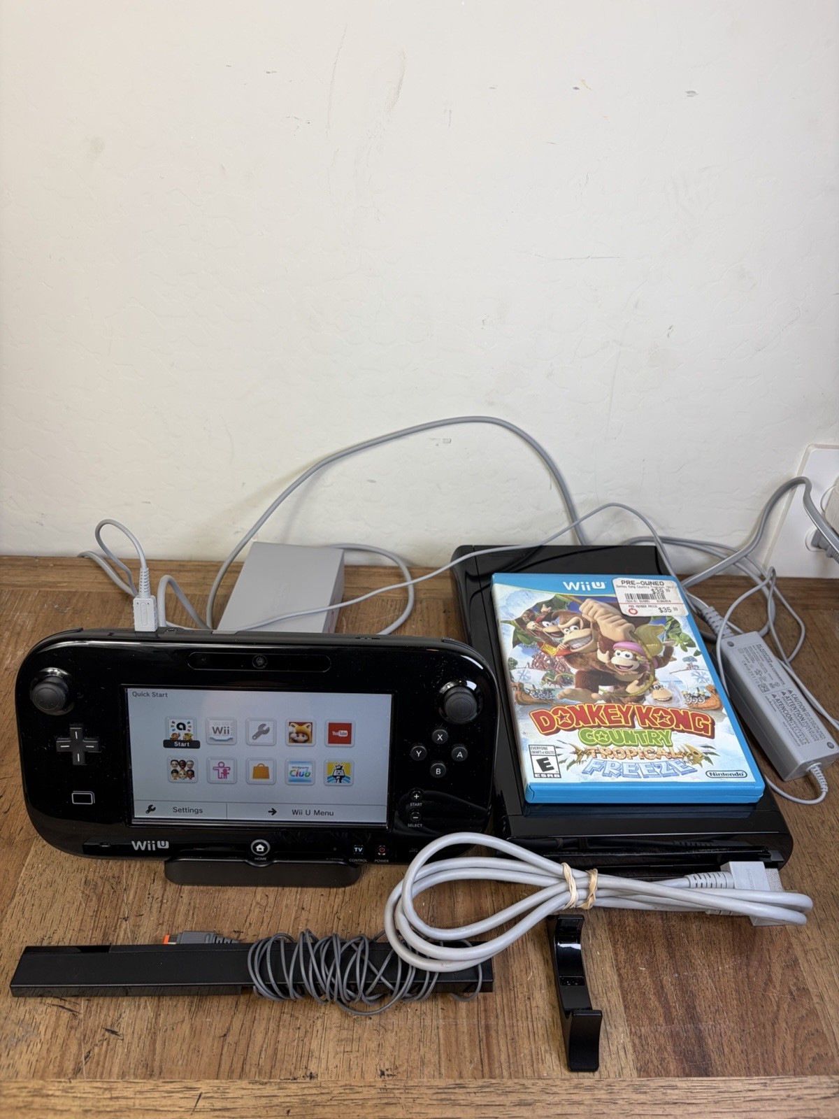 Nintendo Wii U 32GB Complete Console Bundle WUP-101(02) W Gamepad WUP-010 (USA)