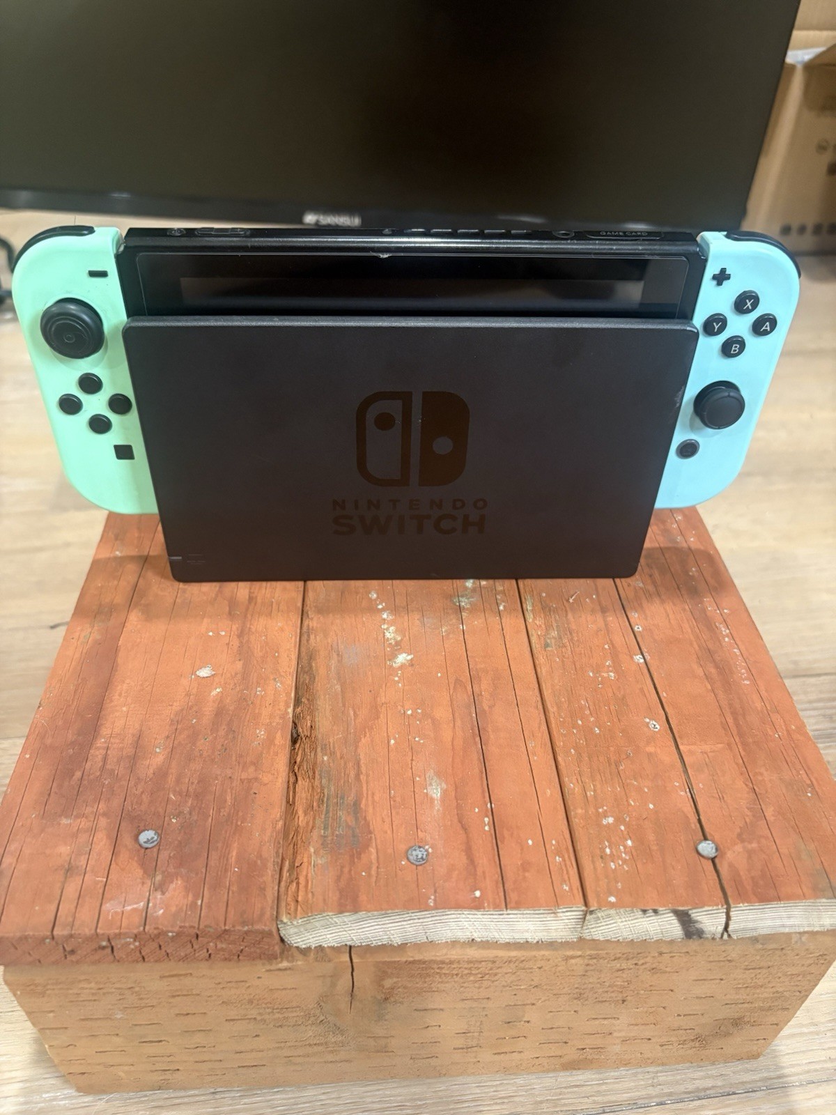 Nintendo Switch Console HAC-001(-01) 32GB 2019 w/ Dock Green/Blue Joy-Con