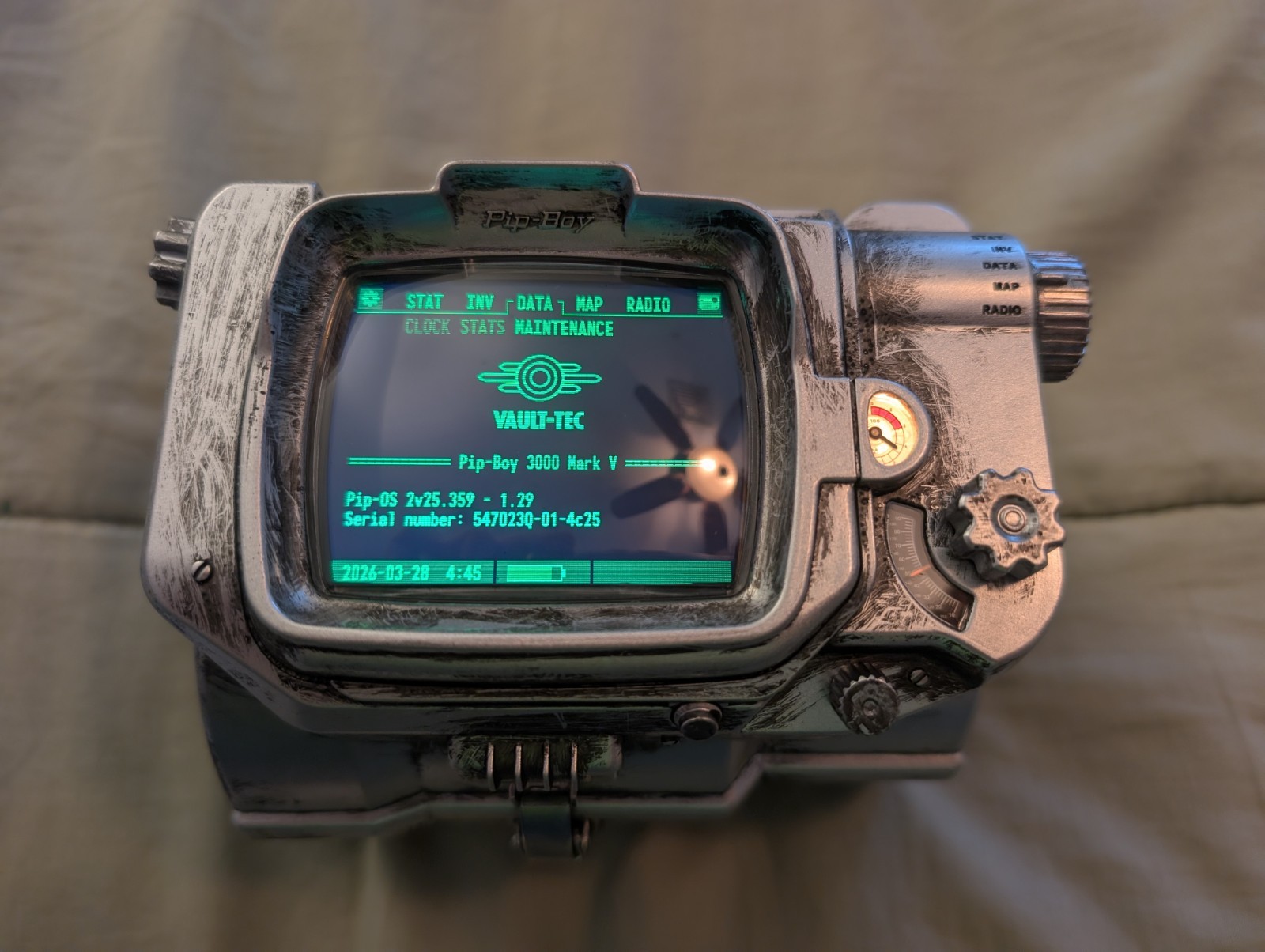Fallout Pip Boy 3000 MK V Die-Cast Replica Vault 33 Figure Wand Company 2024