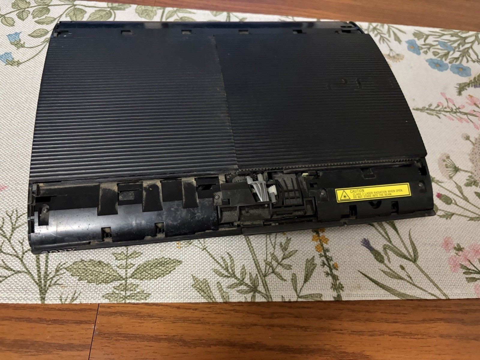 Sony PlayStation 3 Super Slim 250GB Bundle – CECH-4001B – Cosmetically Flawed