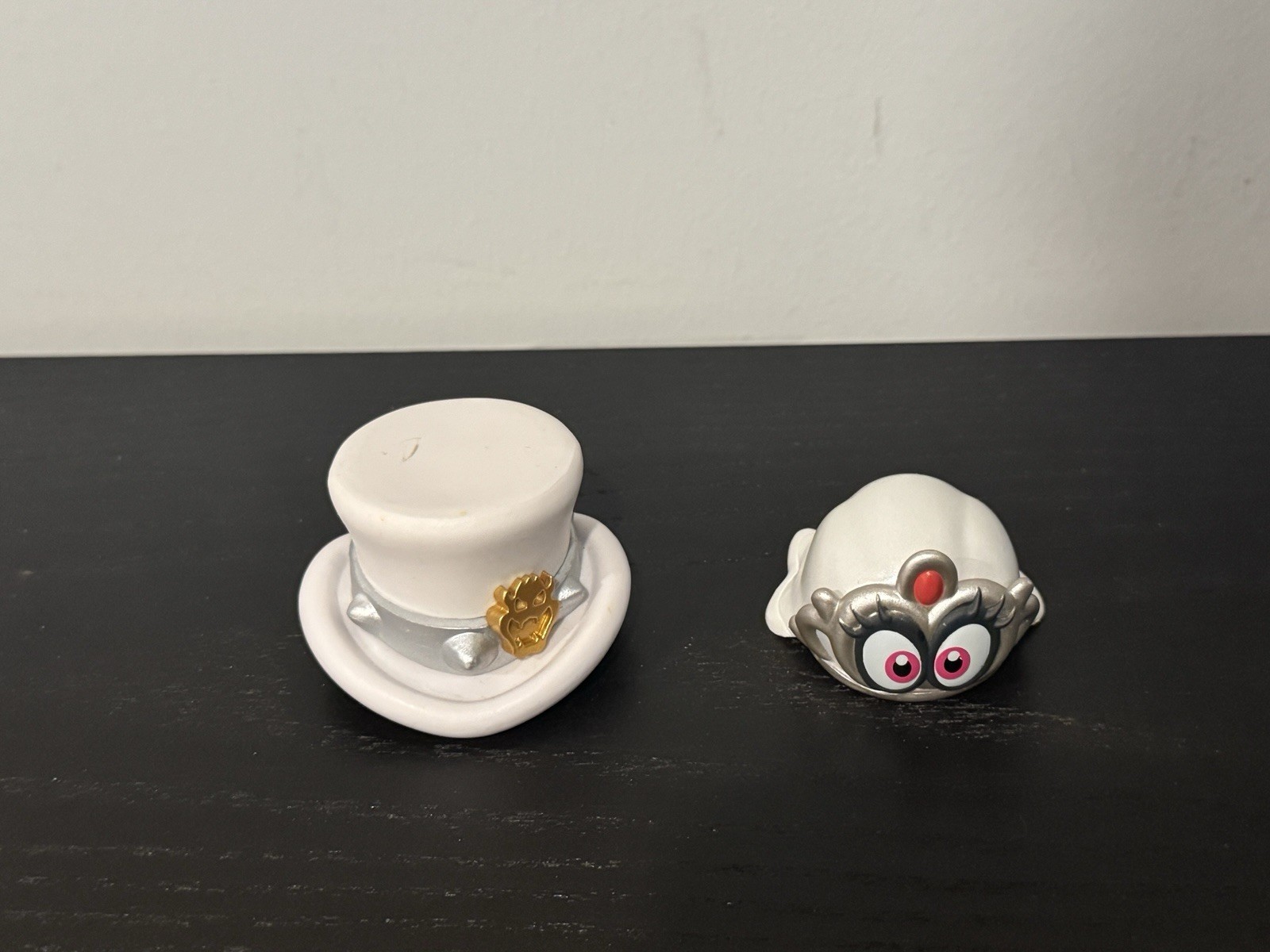 Takara Tomy Nintendo Super Mario Odyssey Game Mascots 1” Bottle Cap LOT Of 2