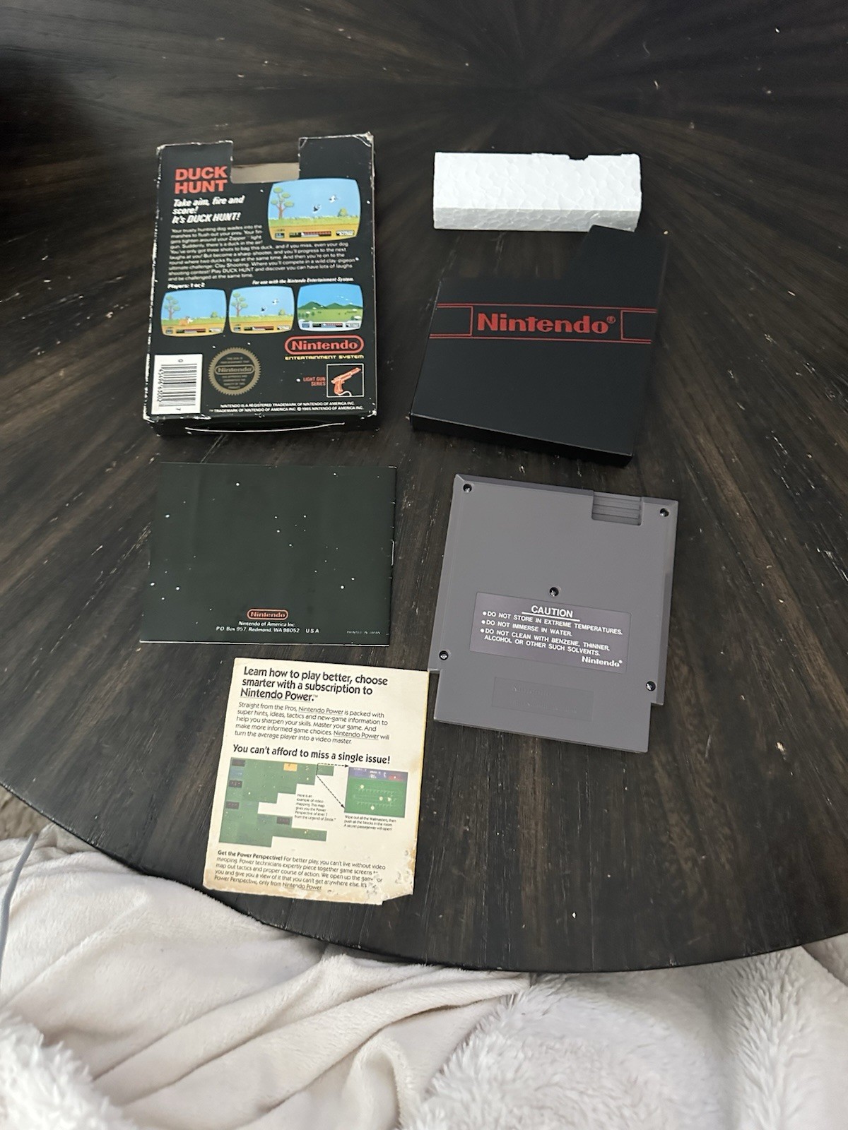 Nintendo NES Game Duck Hunt CIB Complete In Box 5 Screw Top Box Missing