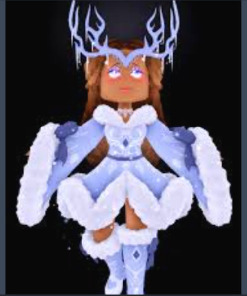 Cheap Royale High Sets- Shadow Empress, Snow Swan, Royale Rebel, AND MUCH MORE!
