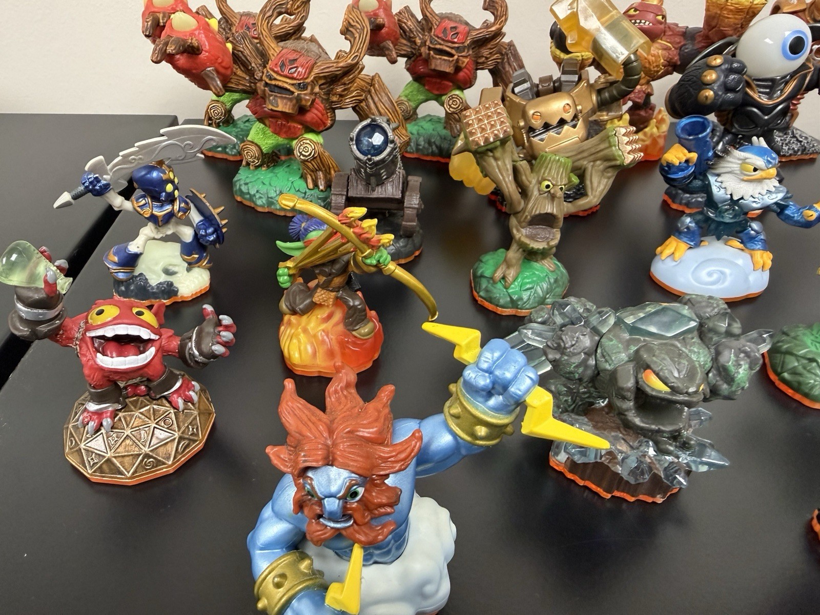 Lot of 20 Activision Skylanders 2012 Figurines