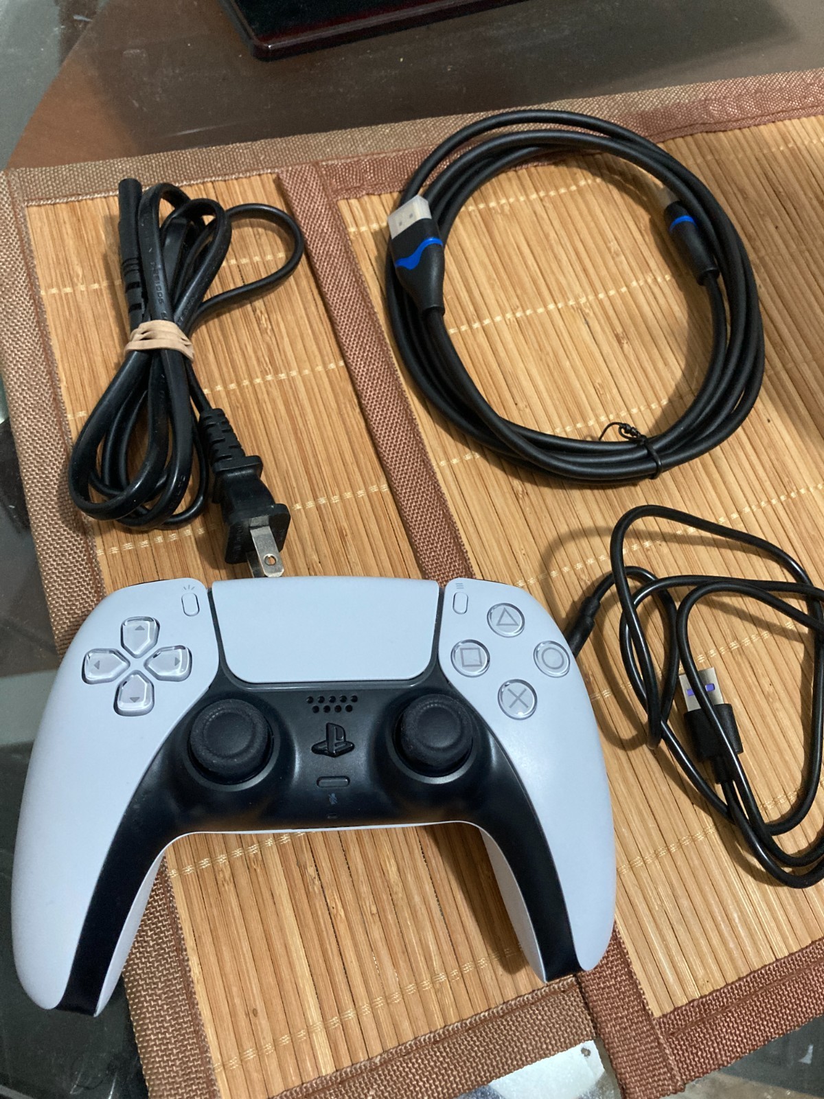 Playstation 5 PS5 Disc Edition WORKS GREAT- W/CONTROLLER-SHIPS FAST!