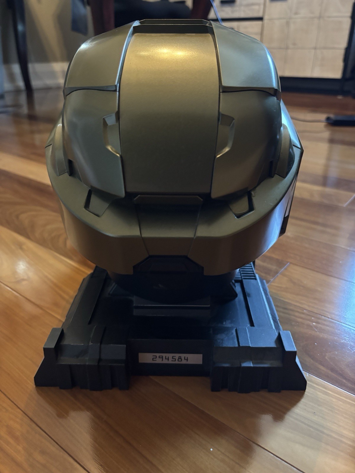 Halo 3 Legendary Edition Master Chief Helmet & Stand – No Game