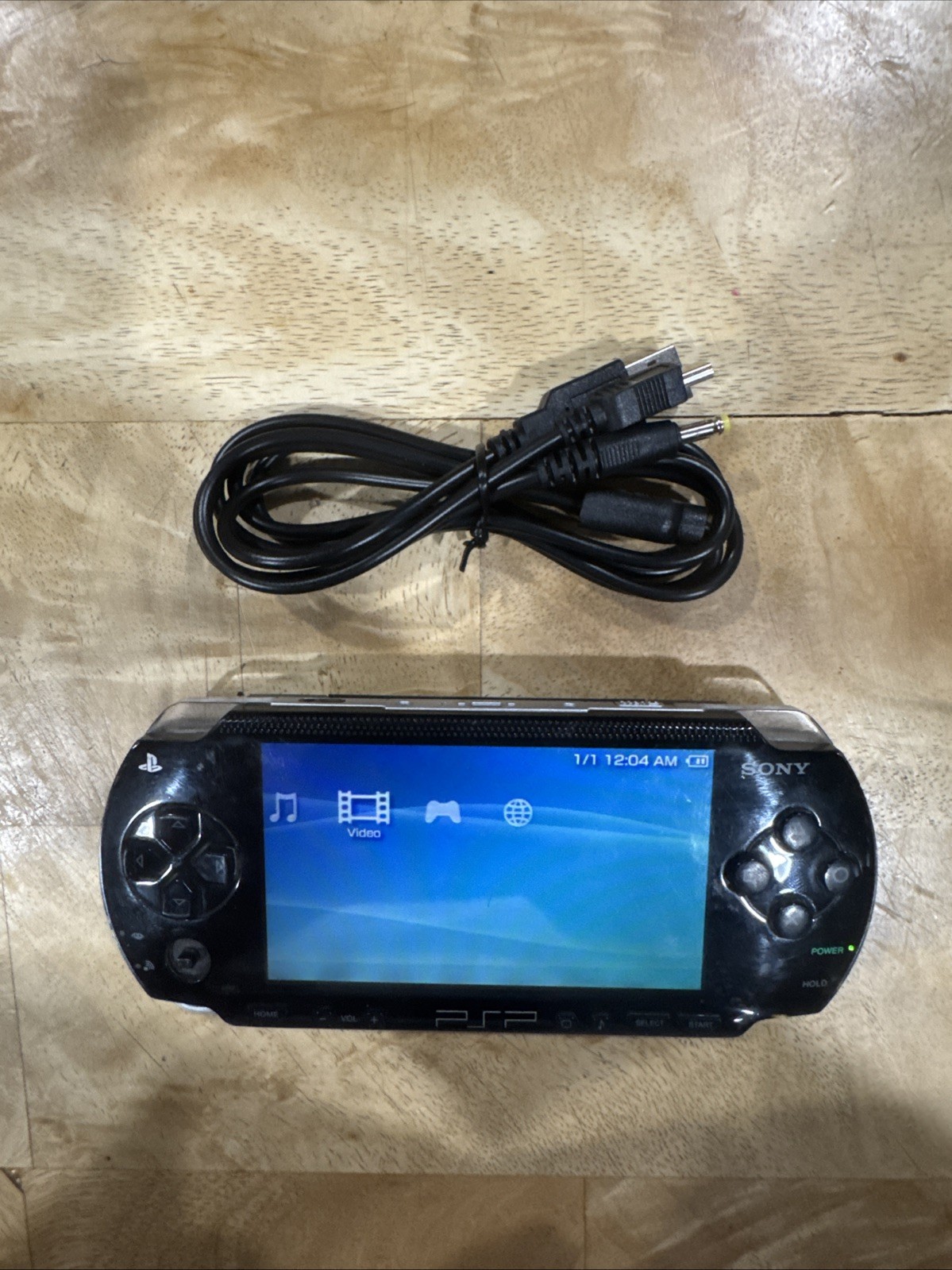Sony psp 1001 Console Tested New Battery, Charger, No Memory Card Black Fat