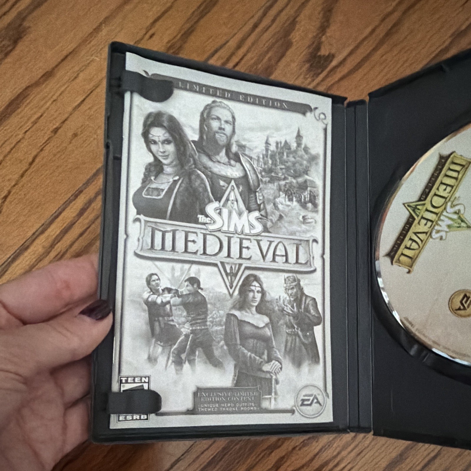 EA The Sims Medieval Limited Edition PC DVD-ROM Simulation Game T-Teen 2011