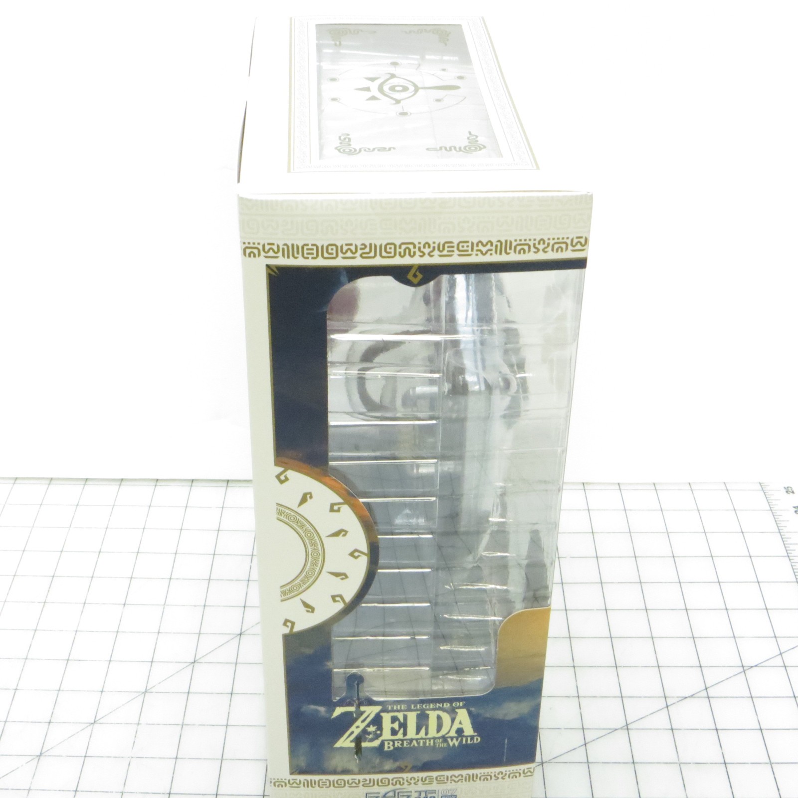 The Legend of Zelda Breath of the Wild Hylian Shield First 4 Figures Display New