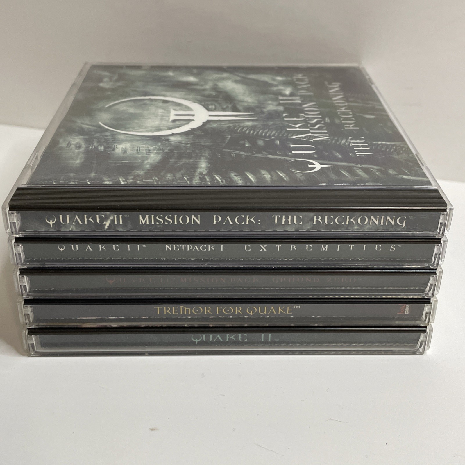Quake II Bundle With Expansions – Tremor 1000 Levels, Maps, Patches – PC Game