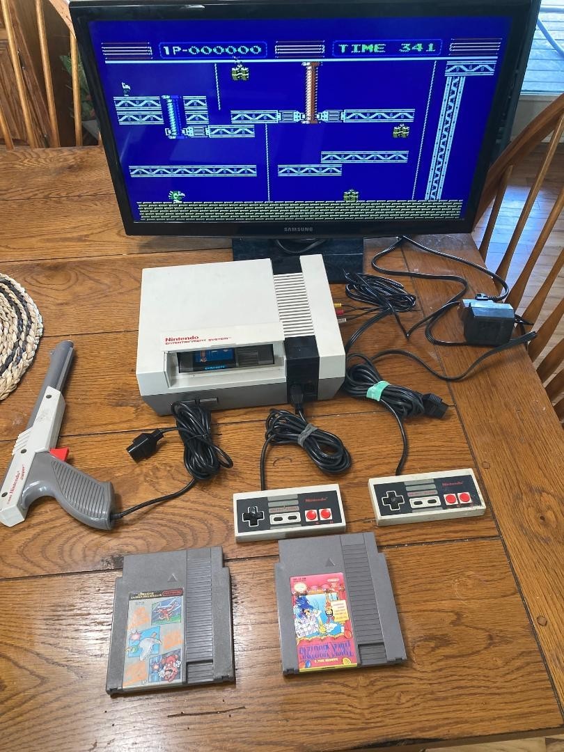 Nintendo NES Set Console and Games