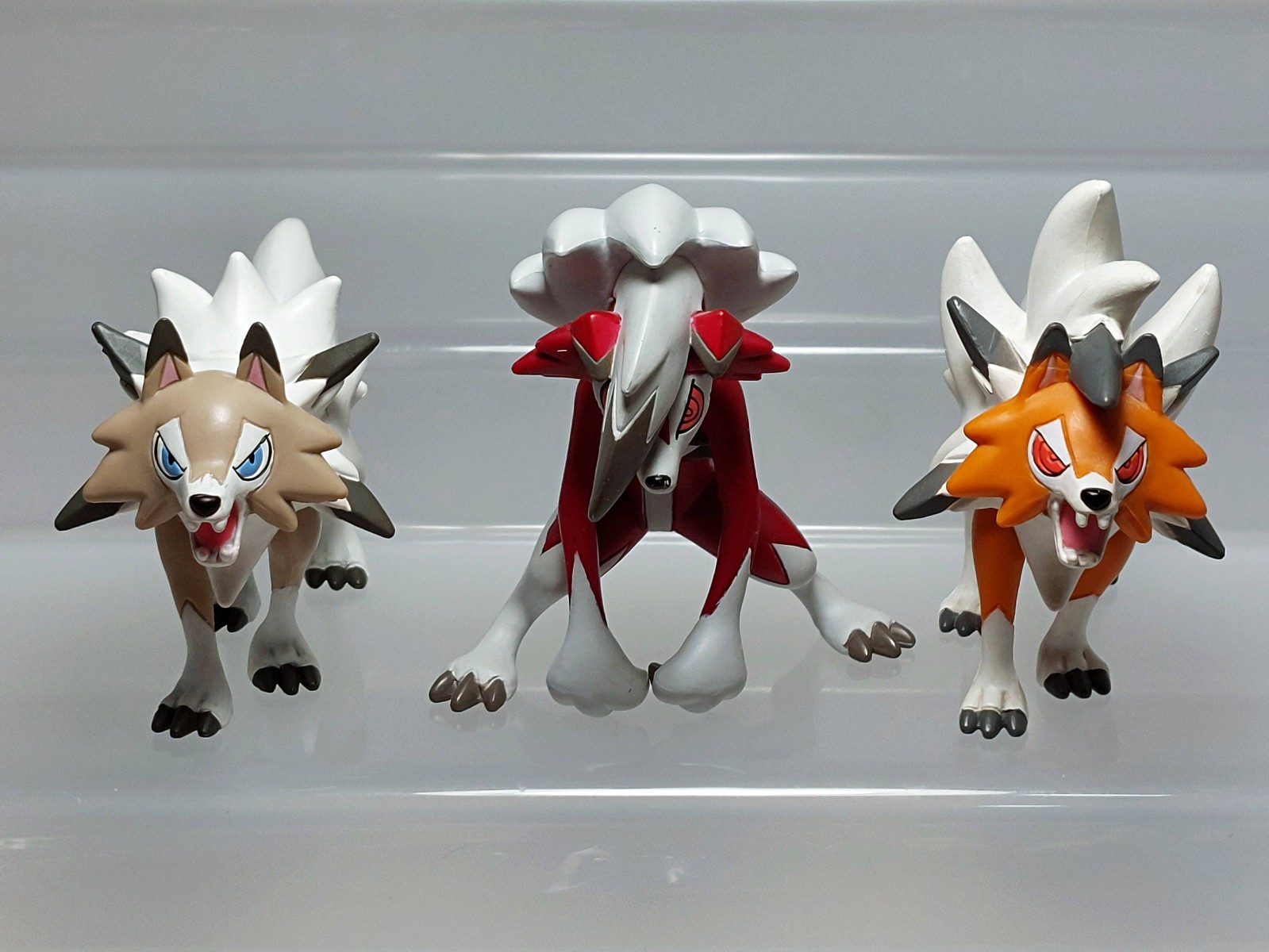 Lycanroc (Midday Midnight Dusk) Pokemon Moncolle Figure Takara Tomy 2.1-2.6in