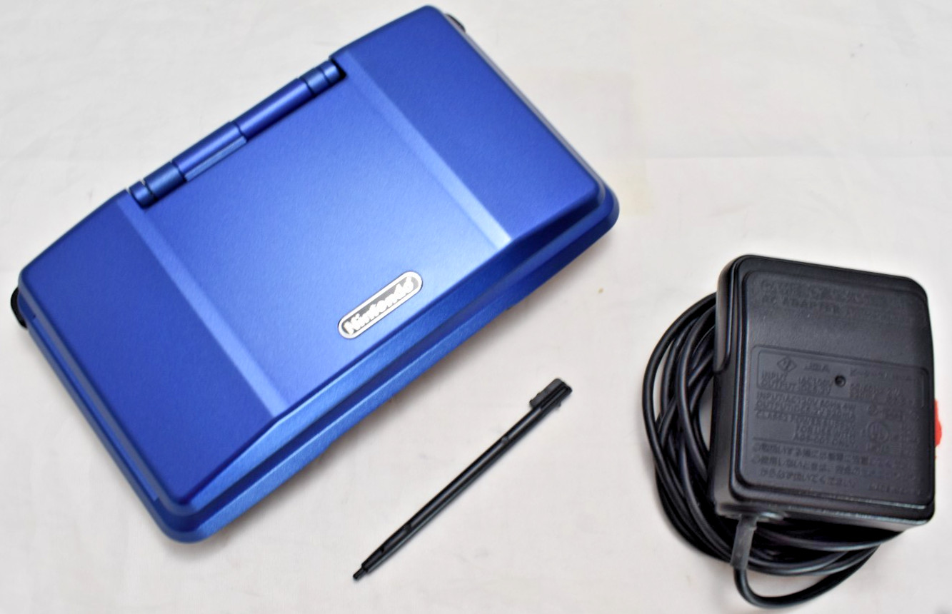 Nintendo DS Lite Cobalt Handheld System – Blue/Black New shell Charger