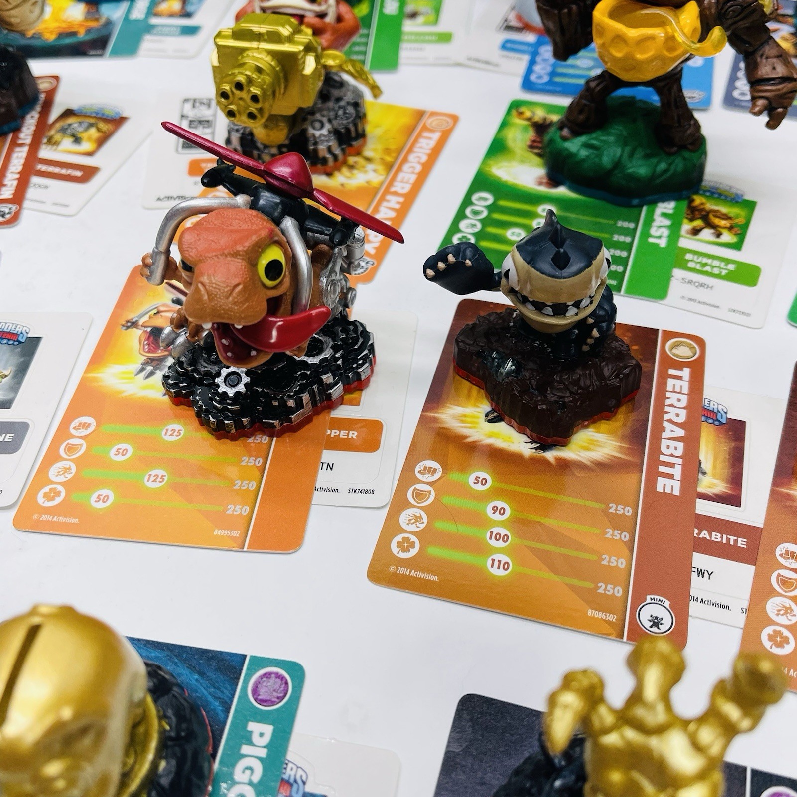 Skylanders Spyro Giants Swap Force LOT OF 40 Figures w/ Cards + Stickers + Case
