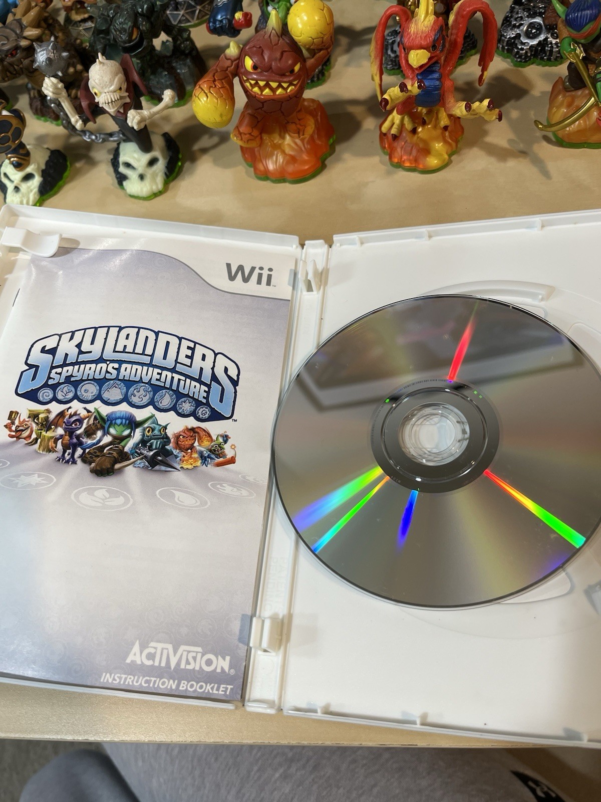 Skylanders Spyros Adventure Complete Set Of 32 Figures. READ DESCRIPTION.