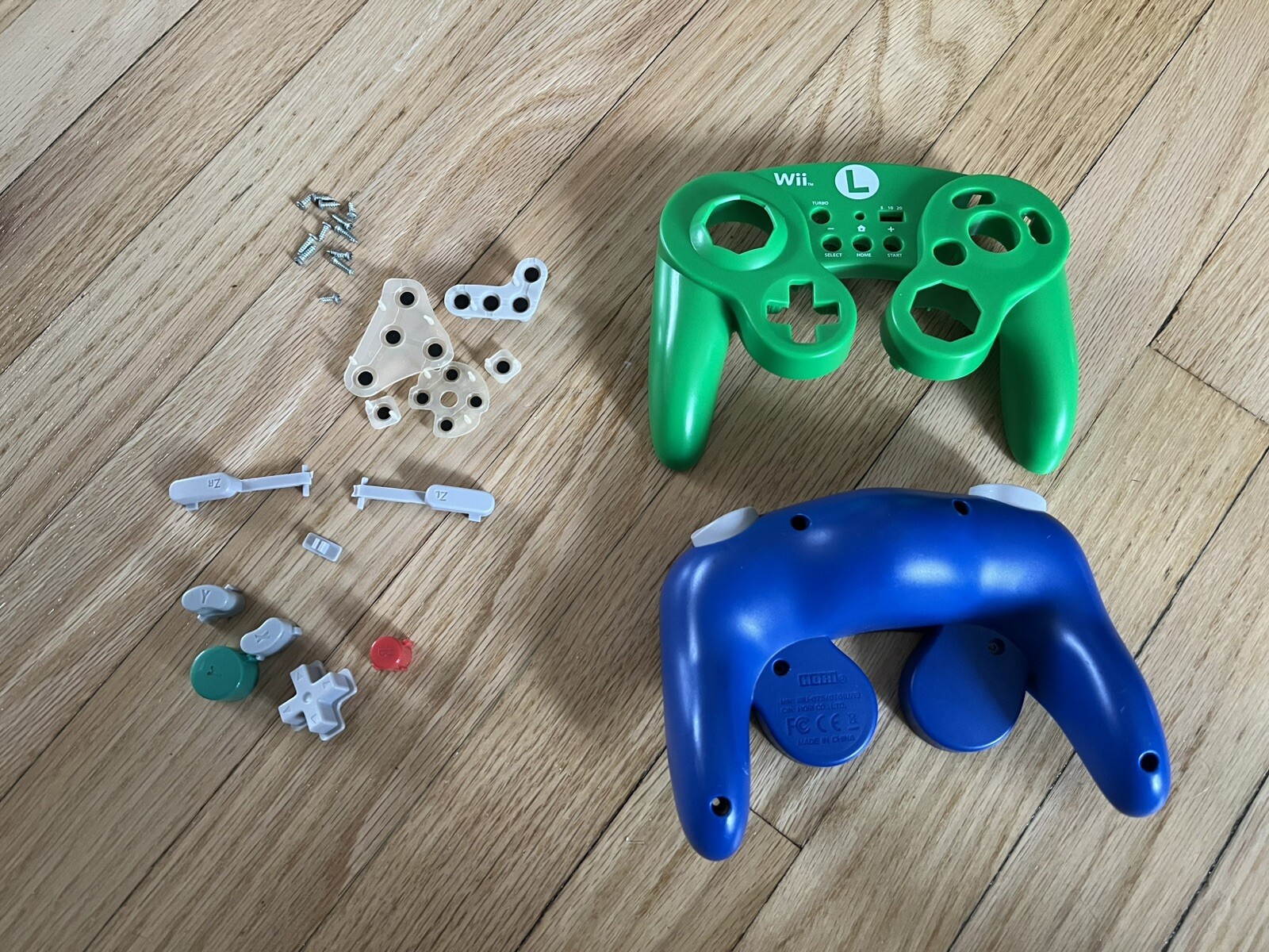 SHELL ONLY HORI WiiU Wii Classic Controller LUIGI WIU-075 Nintendo Wii U