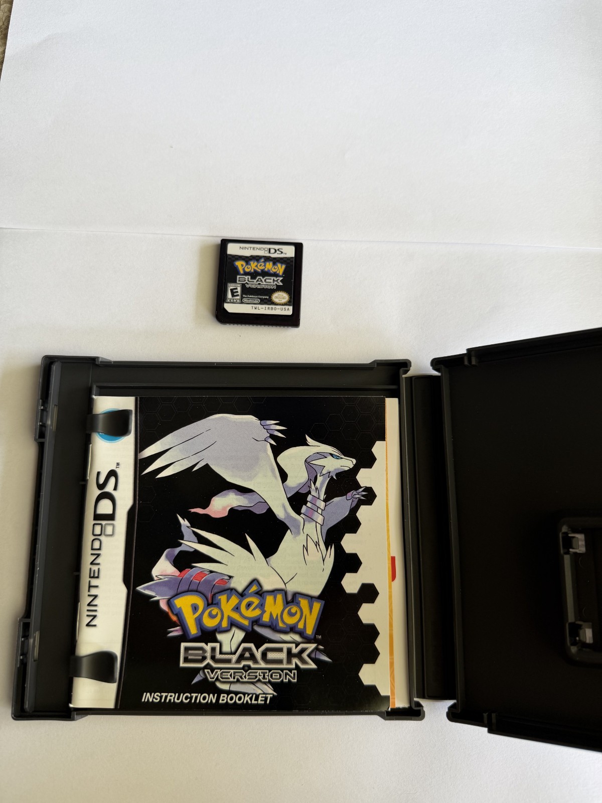 Pokemon Black Version (Nintendo DS, 2011) CIB Complete In Box
