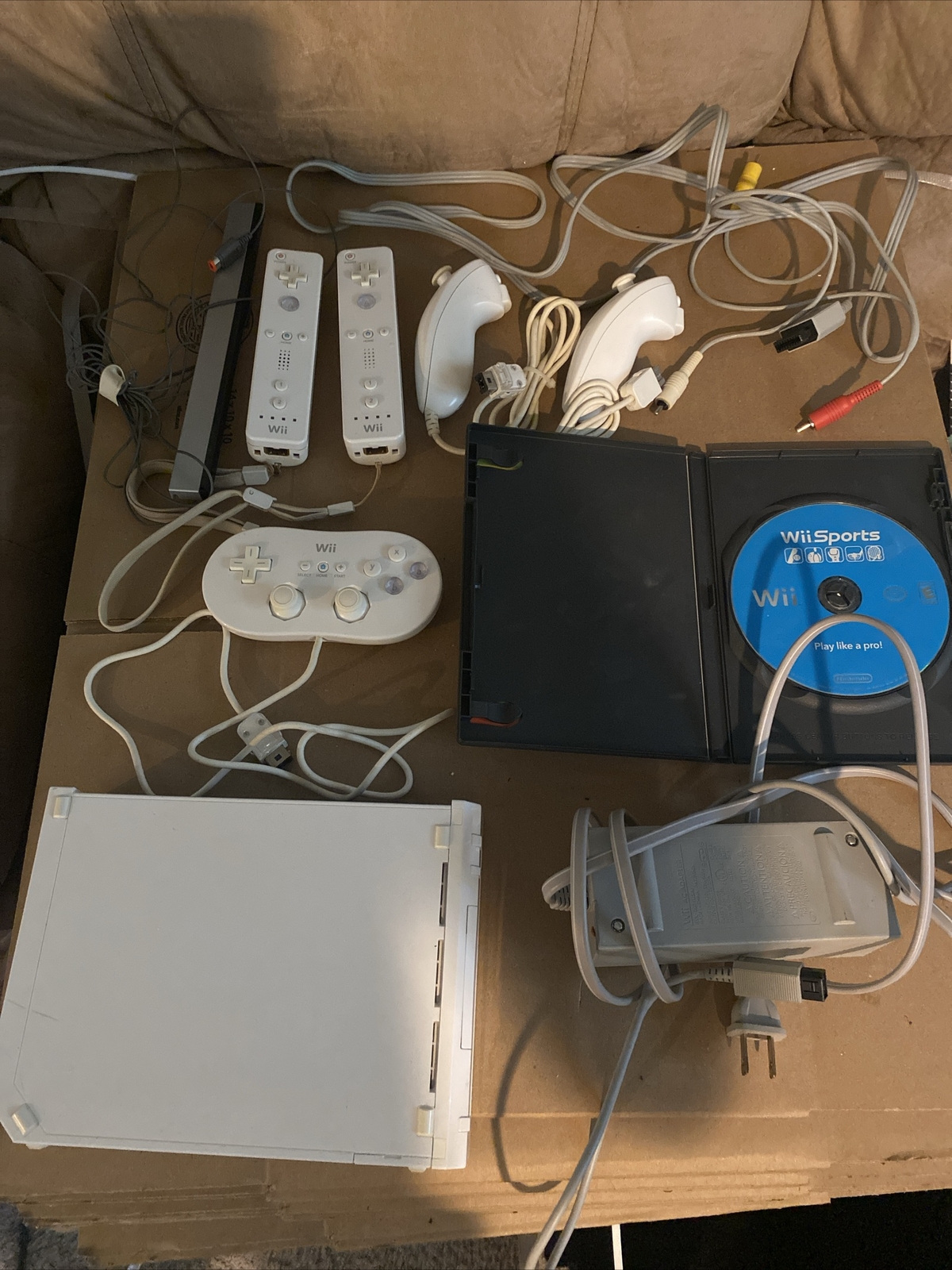 Nintendo Wii 512GB Console White W/ 2 Remotes+Nunchuks, Wii Sports & Controller