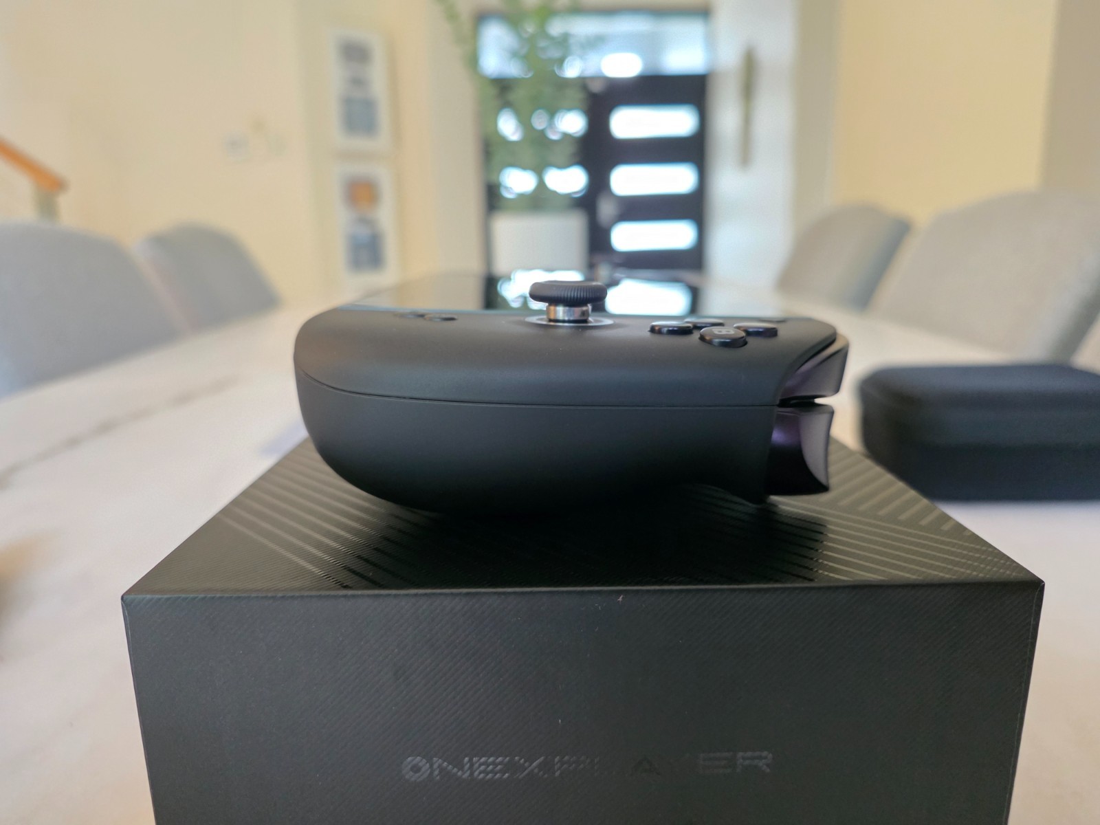 ONEXPLAYER Apex AI Max+ 395 48GB / 1TB Non-FrostBay + Accessories