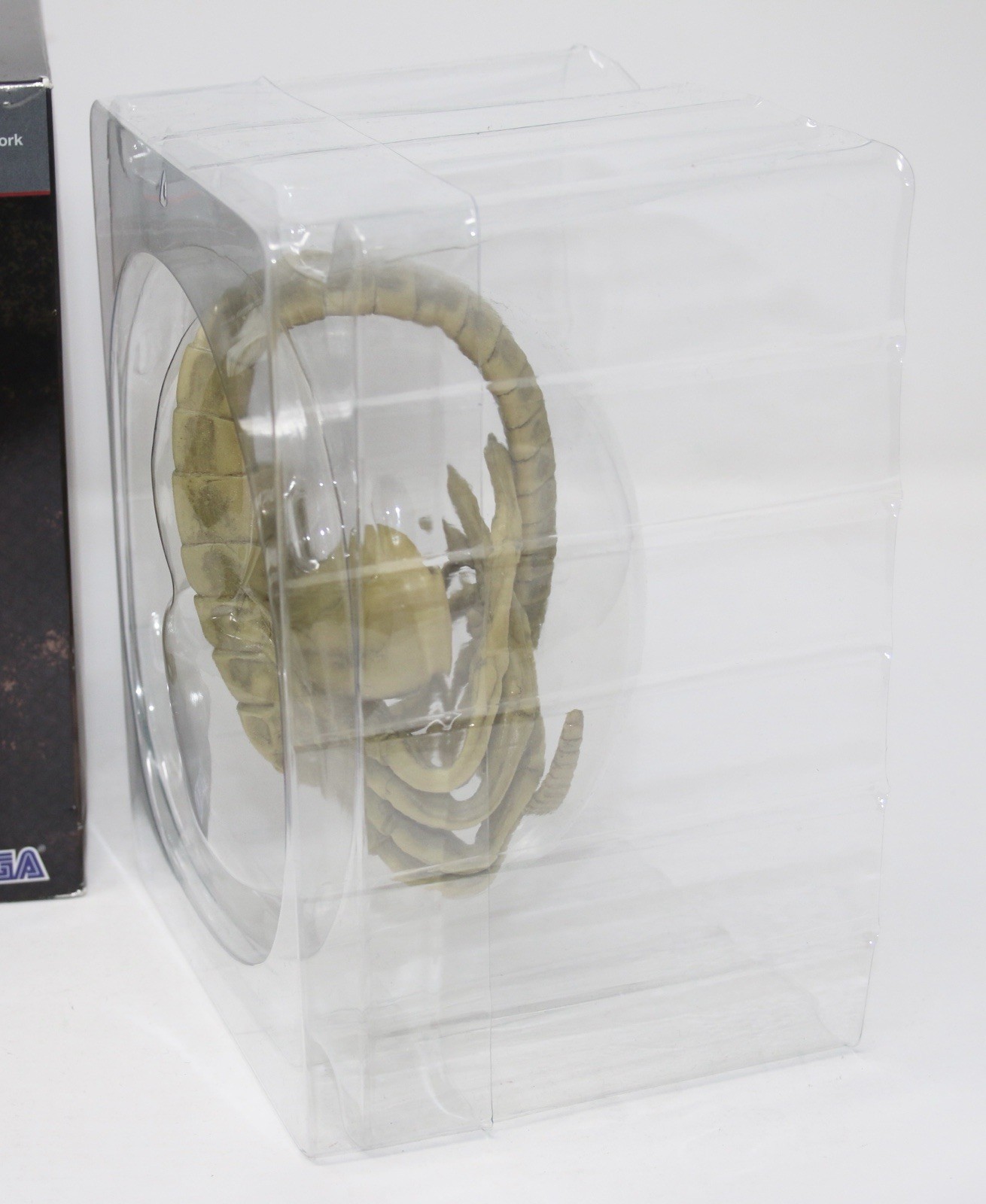 Aliens vs Predator Hunter Edition PS3 Box & Facehugger Figure ONLY Missing Game!