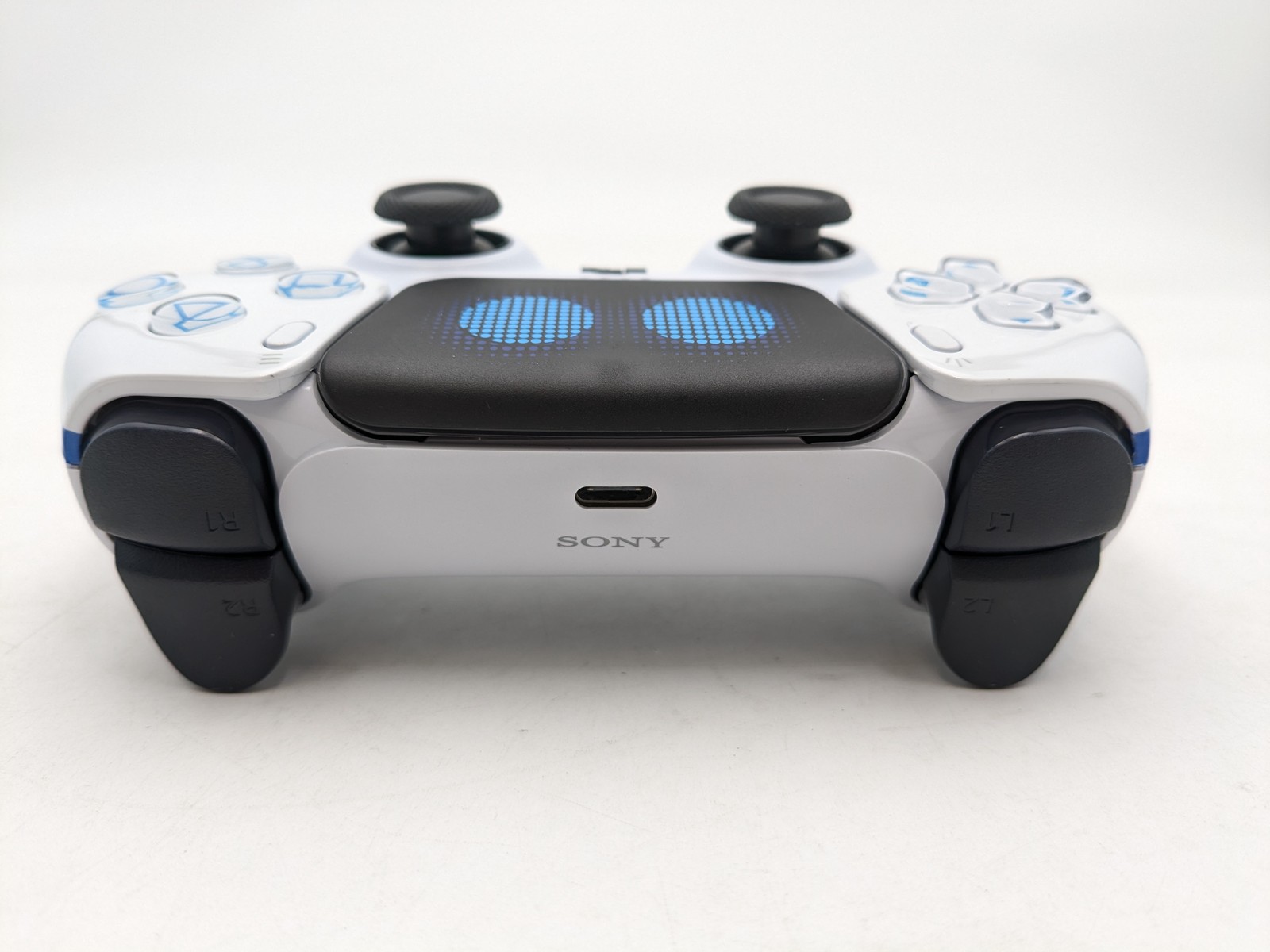 Sony DualSense Astrobot Limited Edition PS5 Controller (CFI-ZCT1W) W/ Case