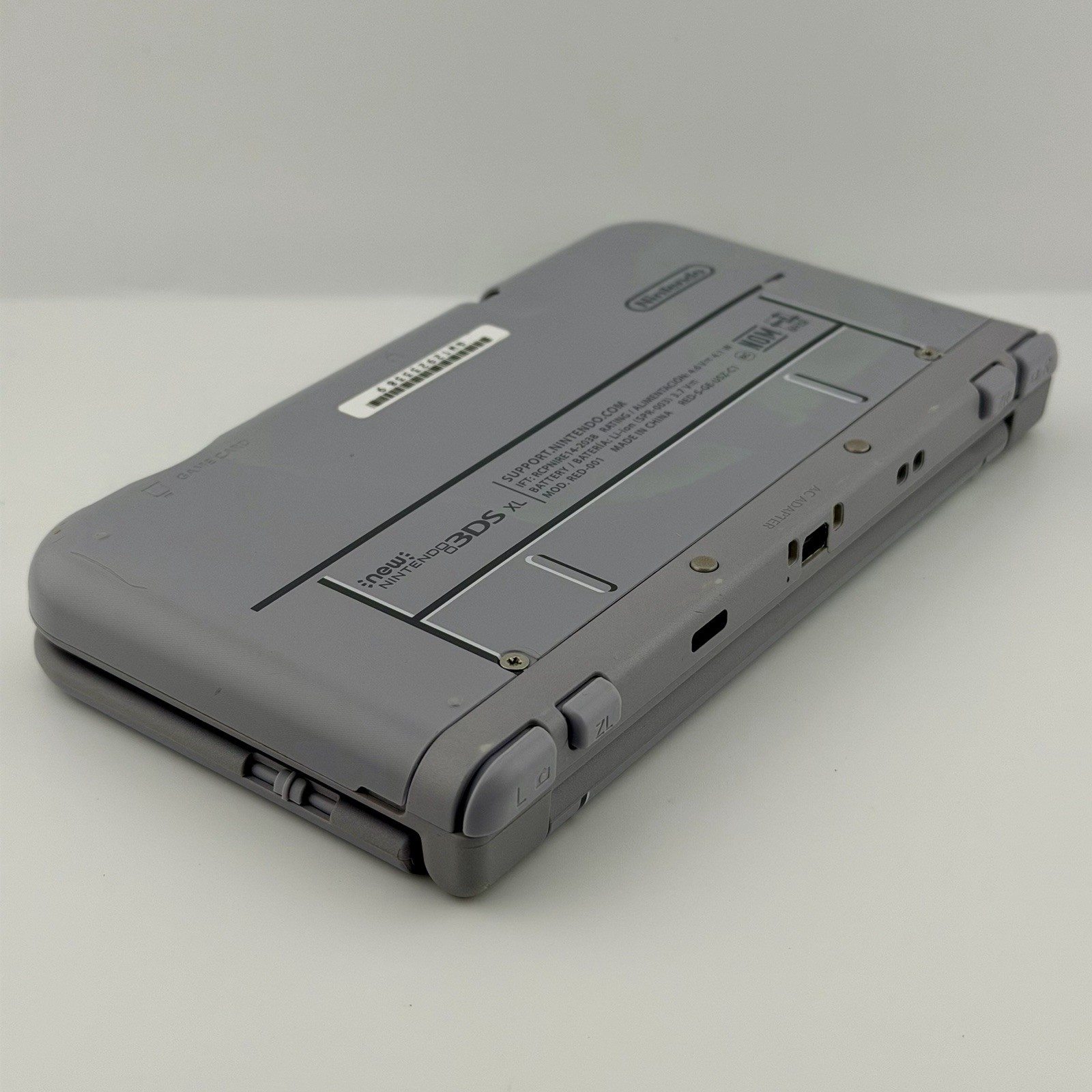 Nintendo New Nintendo 3DS XL SNES Edition Handheld Console (NTSC) Very Good Cond