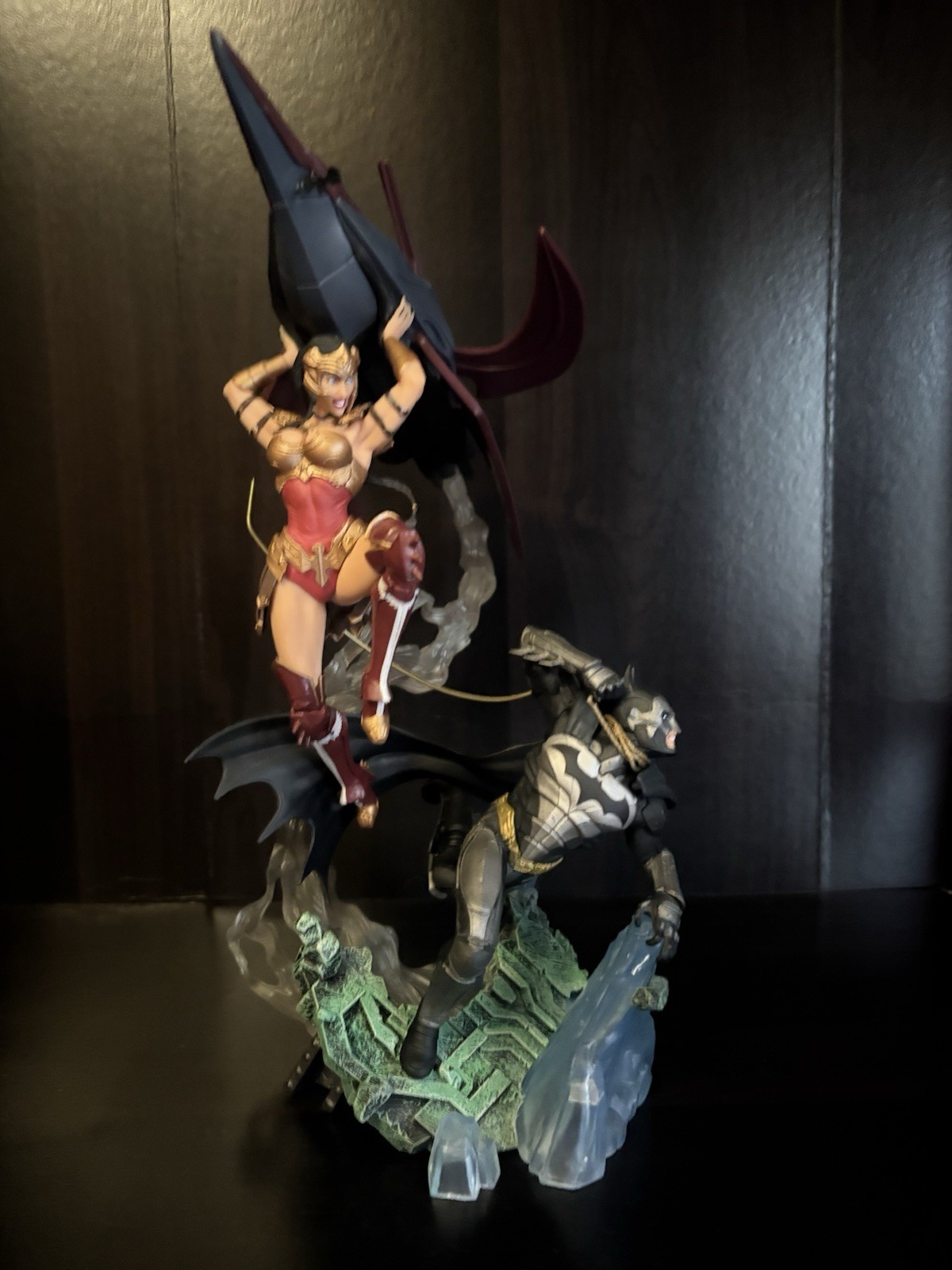 Injustice: Gods Among Us Collector’s Edition PS3 2013 Batman Wonder Woman Statue