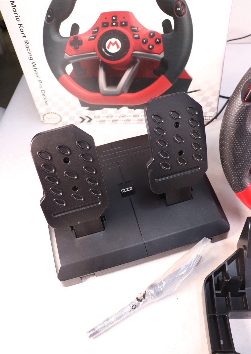 Nintendo Switch Mario Kart Racing Wheel Pro Deluxe Full Size Wheel & Pedals