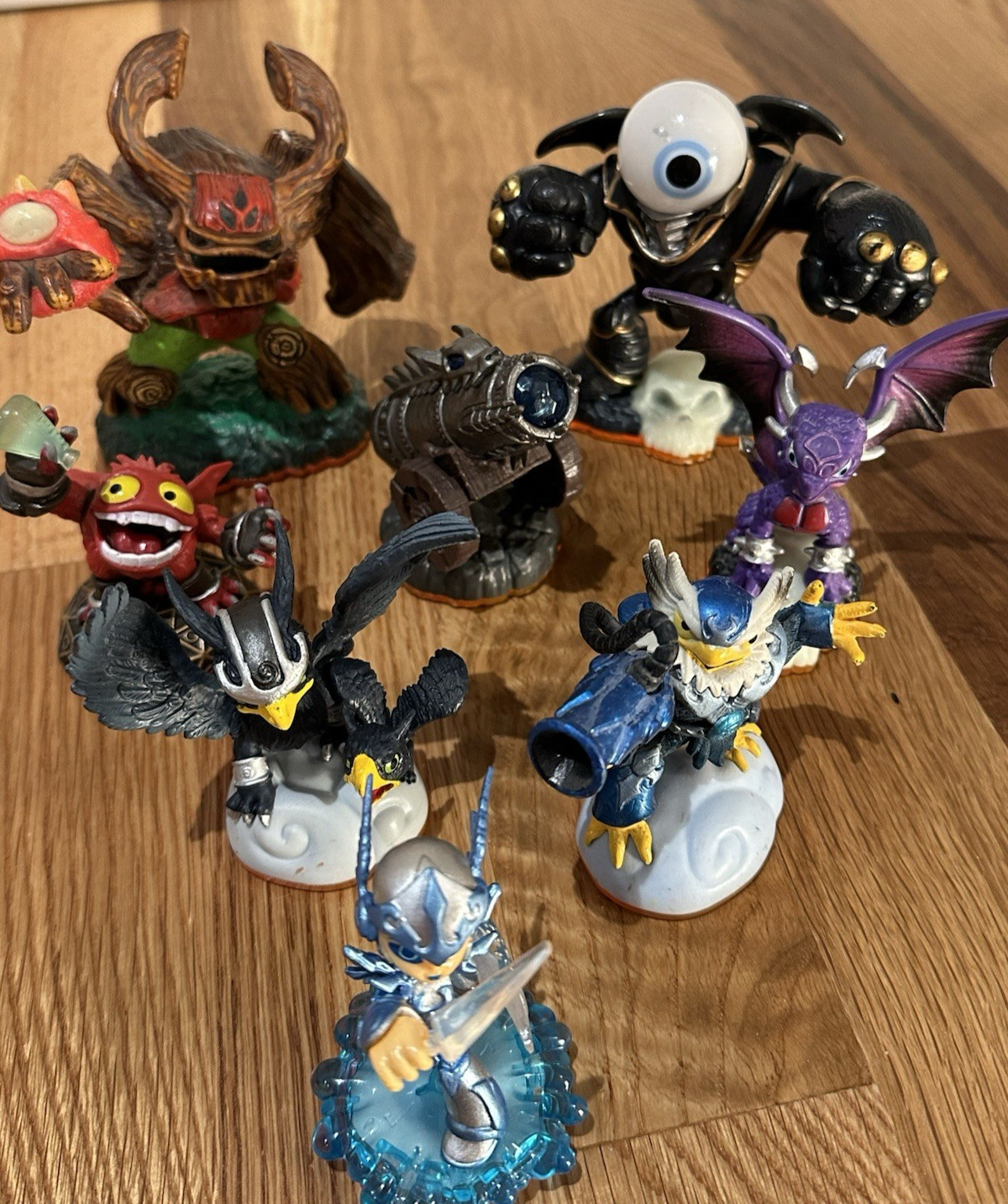 Skylanders Giants Series 2 – Lot of 8 Figures / Eye Brawl and more.