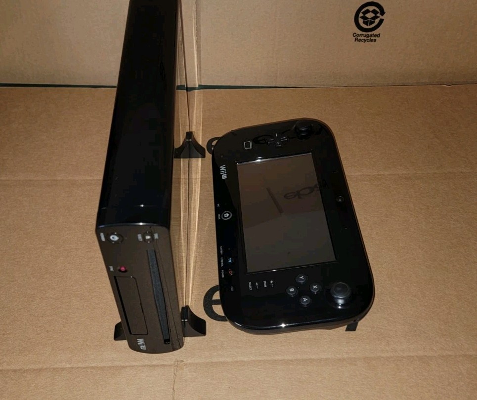 Nintendo Wii U Deluxe Black Console 32GB Bundle Gamepad W/ Mario Kart 8 TESTED