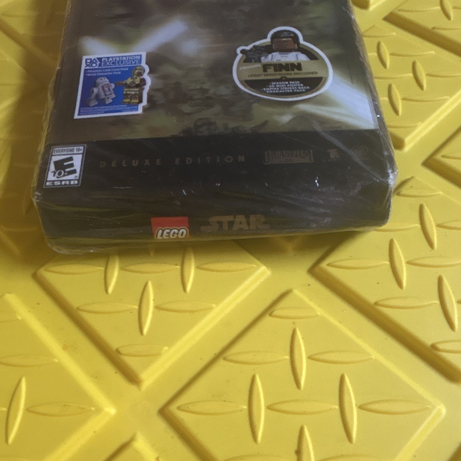 Warner Bros. LEGO Star Wars: The Force Awakens PS4 Deluxe Edition E10+ 2016